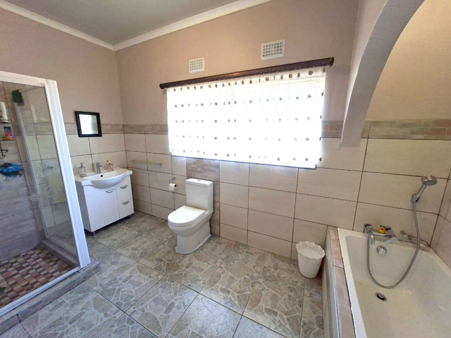 4 Bedroom Property for Sale in St Helena Free State